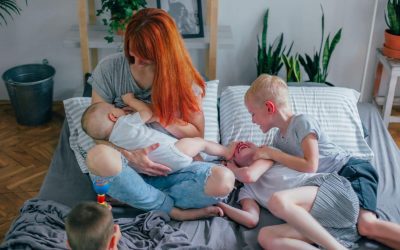 Breastfeeding with siblings - image on the media inquiry page